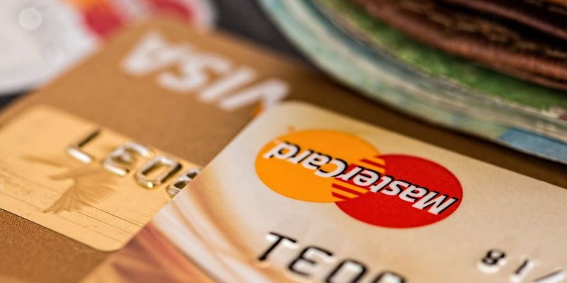 Image of gold mastercard credit card to support how retailers